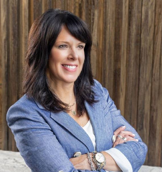 Kelli ValadeCEO, Denny’s